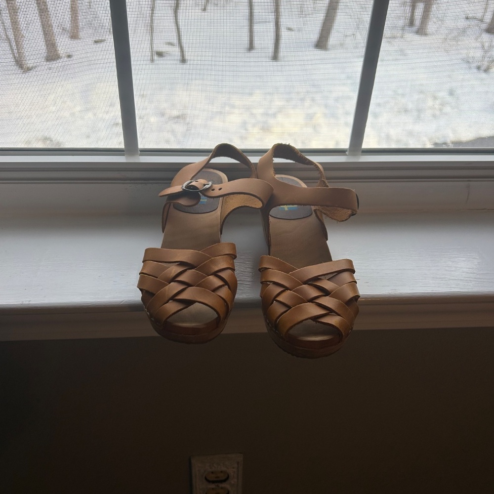 Clogs - Picture 2 of 4